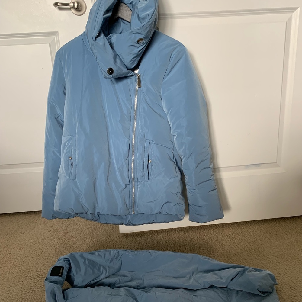 PINKO puffer coat. Soft Blue color. Matching scarf. US 2. Great condition.
